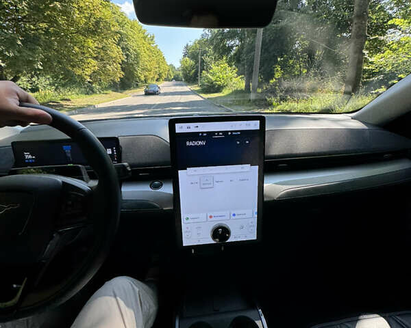 Серый Форд Mustang Mach-E, объемом двигателя 0 л и пробегом 90 тыс. км за 24900 $, фото 5 на Automoto.ua