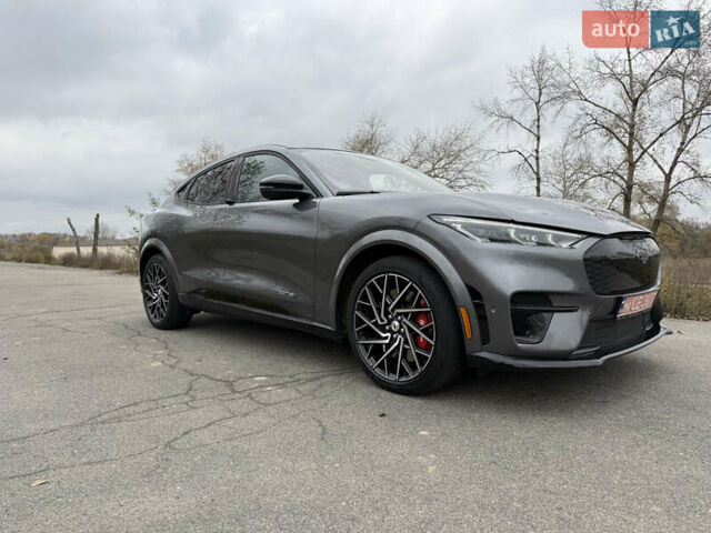 Серый Форд Mustang Mach-E, объемом двигателя 0 л и пробегом 30 тыс. км за 34300 $, фото 1 на Automoto.ua