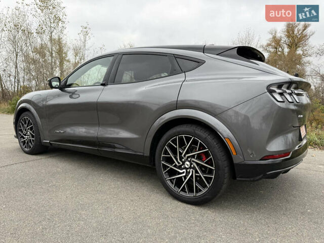 Серый Форд Mustang Mach-E, объемом двигателя 0 л и пробегом 30 тыс. км за 34300 $, фото 9 на Automoto.ua