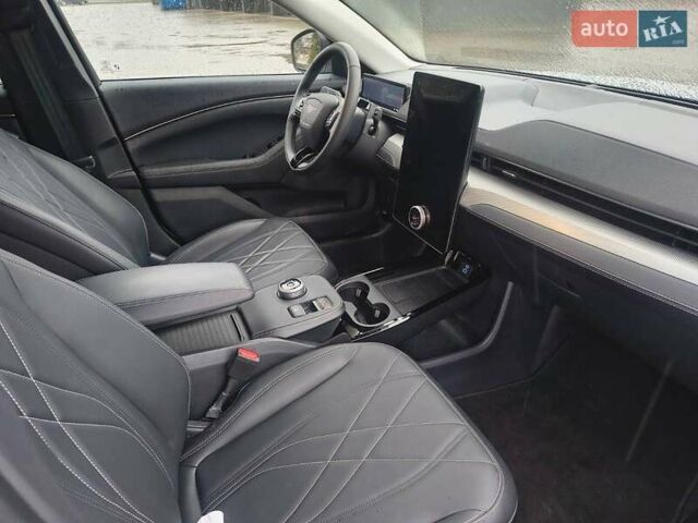 Серый Форд Mustang Mach-E, объемом двигателя 0 л и пробегом 16 тыс. км за 24100 $, фото 24 на Automoto.ua