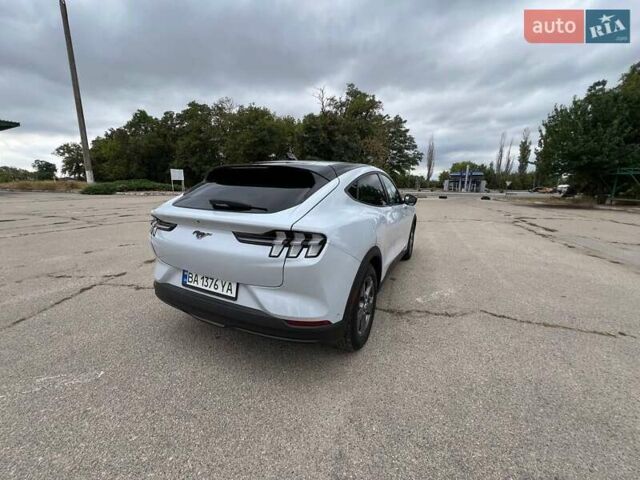 Серый Форд Mustang Mach-E, объемом двигателя 0 л и пробегом 6 тыс. км за 27999 $, фото 8 на Automoto.ua