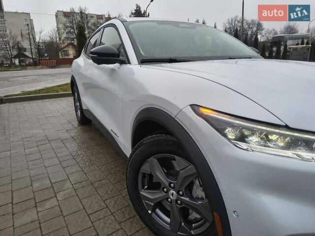 Серый Форд Mustang Mach-E, объемом двигателя 0 л и пробегом 16 тыс. км за 24100 $, фото 4 на Automoto.ua