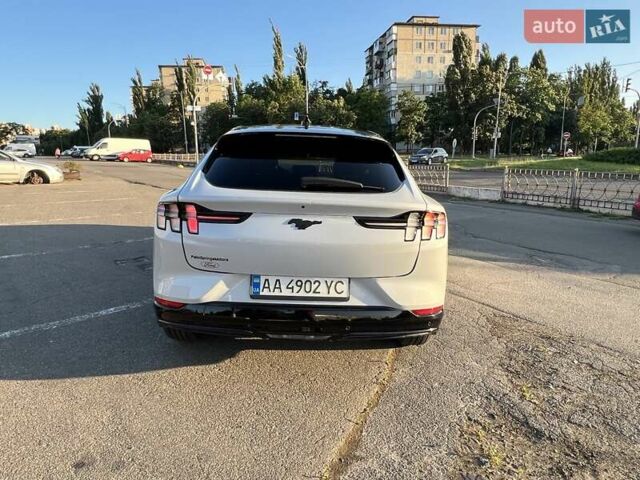 Серый Форд Mustang Mach-E, объемом двигателя 0 л и пробегом 8 тыс. км за 27800 $, фото 9 на Automoto.ua