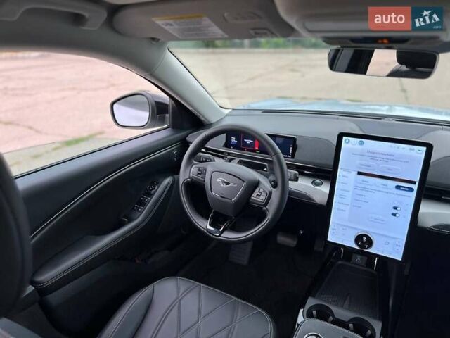 Серый Форд Mustang Mach-E, объемом двигателя 0 л и пробегом 6 тыс. км за 27999 $, фото 31 на Automoto.ua