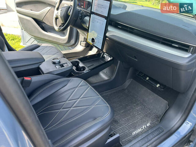 Серый Форд Mustang Mach-E, объемом двигателя 0 л и пробегом 25 тыс. км за 15900 $, фото 16 на Automoto.ua