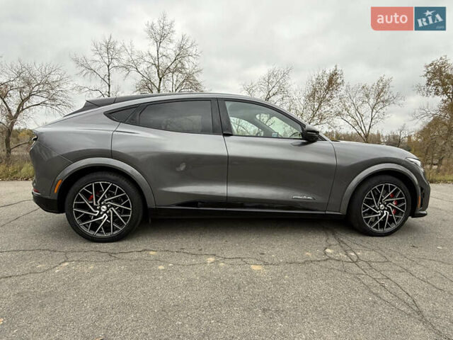 Серый Форд Mustang Mach-E, объемом двигателя 0 л и пробегом 30 тыс. км за 34300 $, фото 4 на Automoto.ua