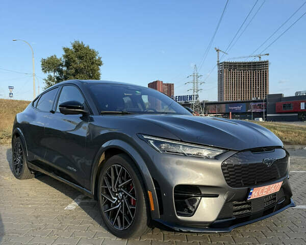 Серый Форд Mustang Mach-E, объемом двигателя 0 л и пробегом 28 тыс. км за 35300 $, фото 1 на Automoto.ua