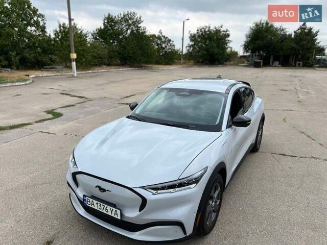 Серый Форд Mustang Mach-E, объемом двигателя 0 л и пробегом 6 тыс. км за 27999 $, фото 13 на Automoto.ua