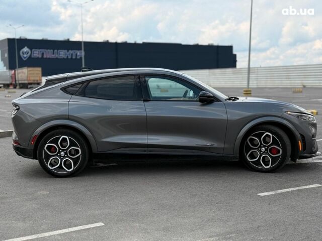 Серый Форд Mustang Mach-E, объемом двигателя 0 л и пробегом 11 тыс. км за 31990 $, фото 10 на Automoto.ua