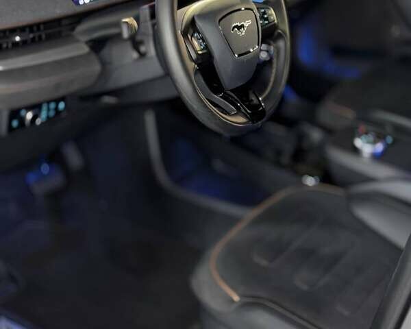 Серый Форд Mustang Mach-E, объемом двигателя 0 л и пробегом 41 тыс. км за 37000 $, фото 10 на Automoto.ua