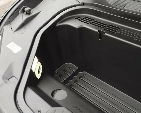 Серый Форд Mustang Mach-E, объемом двигателя 0 л и пробегом 29 тыс. км за 28500 $, фото 15 на Automoto.ua