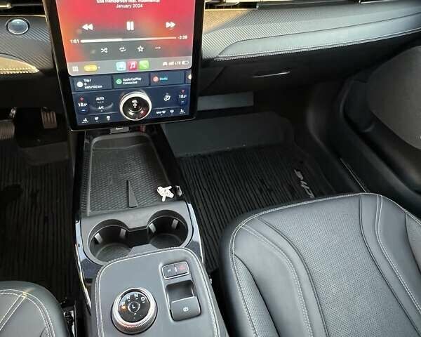 Серый Форд Mustang Mach-E, объемом двигателя 0 л и пробегом 8 тыс. км за 27800 $, фото 27 на Automoto.ua