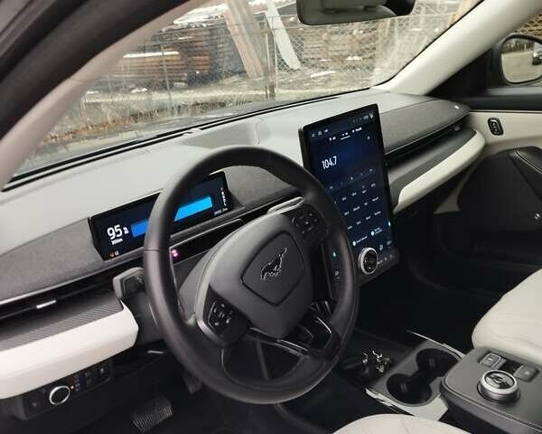 Серый Форд Mustang Mach-E, объемом двигателя 0 л и пробегом 29 тыс. км за 28500 $, фото 11 на Automoto.ua