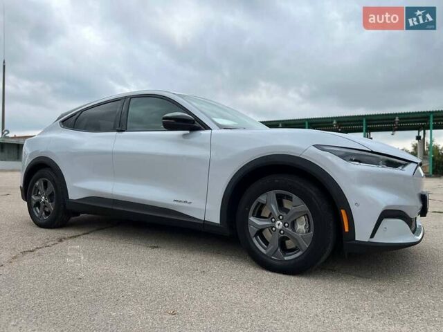 Серый Форд Mustang Mach-E, объемом двигателя 0 л и пробегом 6 тыс. км за 27999 $, фото 15 на Automoto.ua