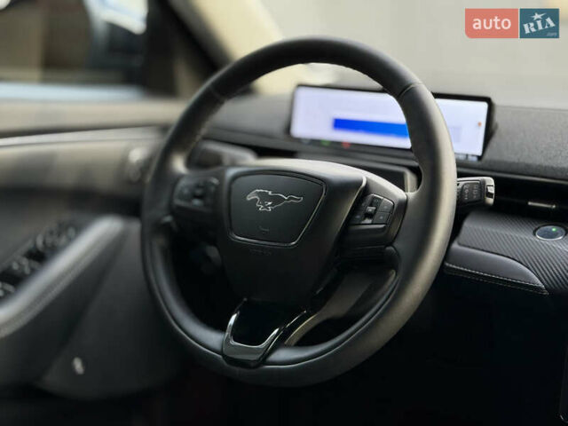 Серый Форд Mustang Mach-E, объемом двигателя 0 л и пробегом 13 тыс. км за 29000 $, фото 17 на Automoto.ua