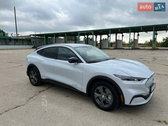 Серый Форд Mustang Mach-E, объемом двигателя 0 л и пробегом 6 тыс. км за 27999 $, фото 14 на Automoto.ua