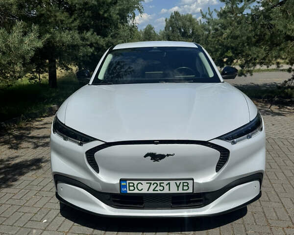Серый Форд Mustang Mach-E, объемом двигателя 0 л и пробегом 90 тыс. км за 24900 $, фото 2 на Automoto.ua