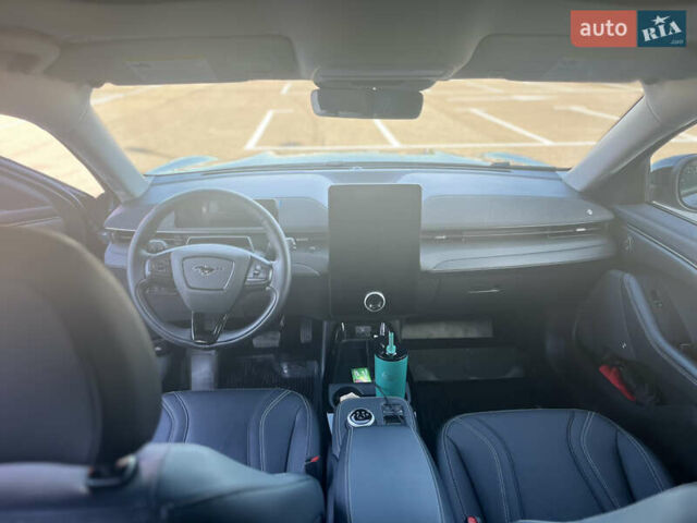 Серый Форд Mustang Mach-E, объемом двигателя 0 л и пробегом 45 тыс. км за 27000 $, фото 5 на Automoto.ua