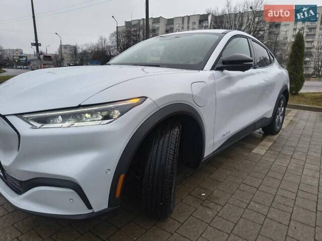 Серый Форд Mustang Mach-E, объемом двигателя 0 л и пробегом 16 тыс. км за 24100 $, фото 6 на Automoto.ua