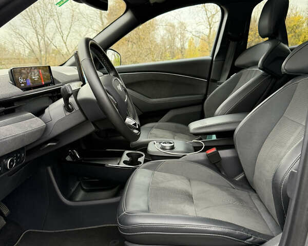 Серый Форд Mustang Mach-E, объемом двигателя 0 л и пробегом 30 тыс. км за 34300 $, фото 34 на Automoto.ua