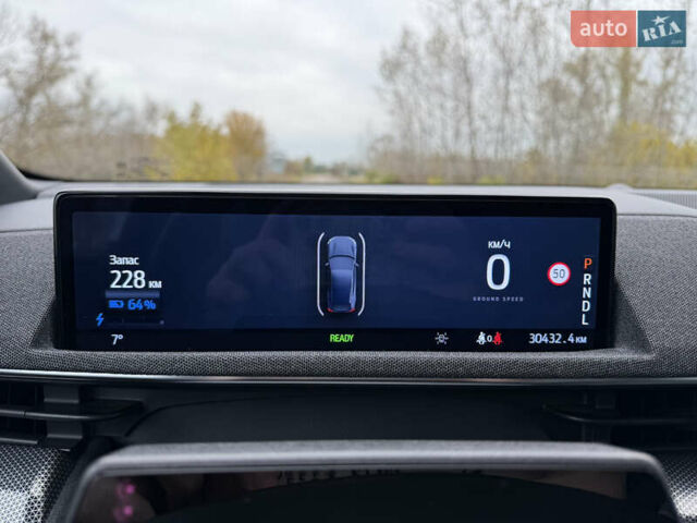 Серый Форд Mustang Mach-E, объемом двигателя 0 л и пробегом 30 тыс. км за 34300 $, фото 35 на Automoto.ua