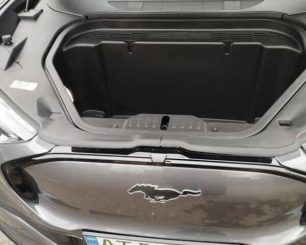 Серый Форд Mustang Mach-E, объемом двигателя 0 л и пробегом 29 тыс. км за 28500 $, фото 13 на Automoto.ua