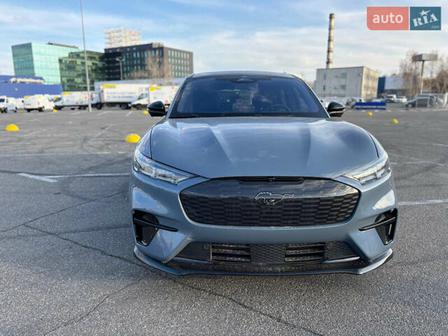 Серый Форд Mustang Mach-E, объемом двигателя 0 л и пробегом 18 тыс. км за 35000 $, фото 3 на Automoto.ua