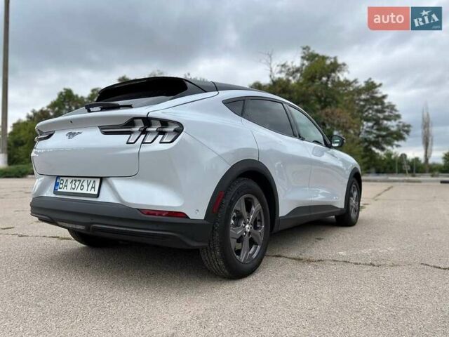 Серый Форд Mustang Mach-E, объемом двигателя 0 л и пробегом 6 тыс. км за 27999 $, фото 17 на Automoto.ua