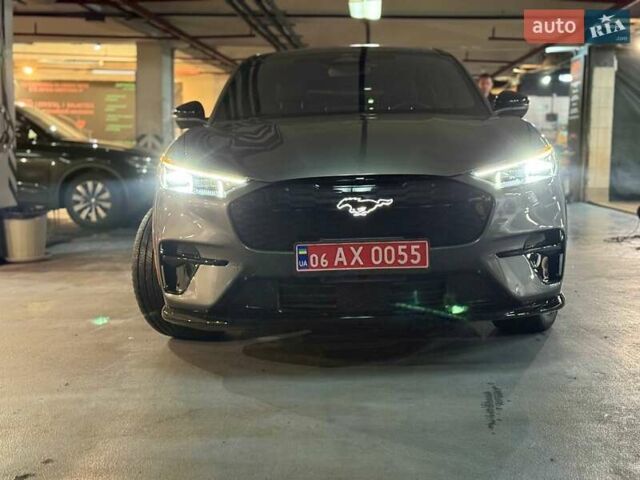 Серый Форд Mustang Mach-E, объемом двигателя 0 л и пробегом 41 тыс. км за 37000 $, фото 1 на Automoto.ua