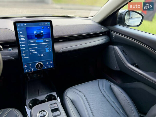 Серый Форд Mustang Mach-E, объемом двигателя 0 л и пробегом 13 тыс. км за 29000 $, фото 18 на Automoto.ua