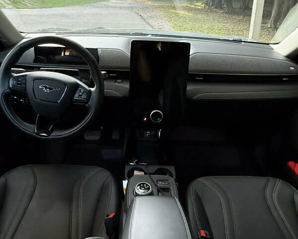 Серый Форд Mustang Mach-E, объемом двигателя 0 л и пробегом 45 тыс. км за 27000 $, фото 6 на Automoto.ua