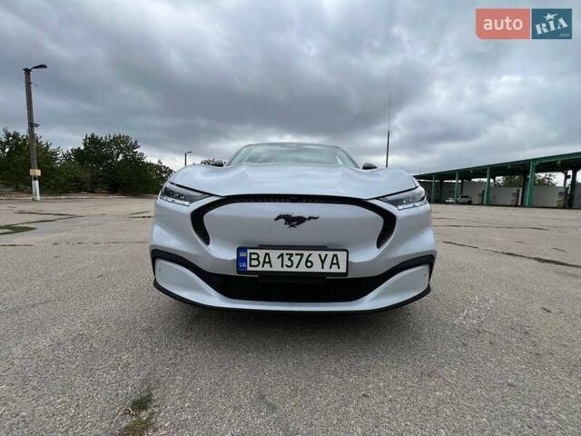 Серый Форд Mustang Mach-E, объемом двигателя 0 л и пробегом 6 тыс. км за 27999 $, фото 2 на Automoto.ua