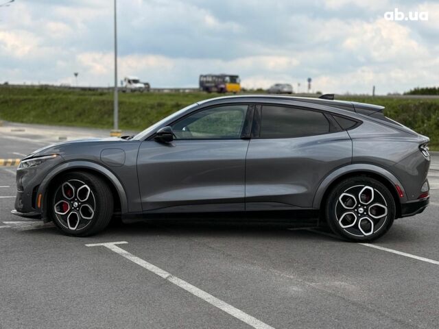 Серый Форд Mustang Mach-E, объемом двигателя 0 л и пробегом 11 тыс. км за 31990 $, фото 5 на Automoto.ua