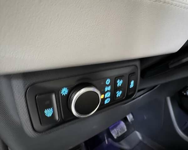 Серый Форд Mustang Mach-E, объемом двигателя 0 л и пробегом 8 тыс. км за 17000 $, фото 20 на Automoto.ua