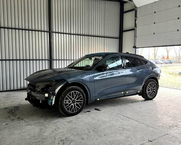 Серый Форд Mustang Mach-E, объемом двигателя 0 л и пробегом 8 тыс. км за 17000 $, фото 3 на Automoto.ua