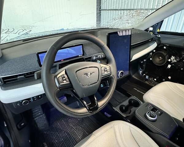 Серый Форд Mustang Mach-E, объемом двигателя 0 л и пробегом 8 тыс. км за 17000 $, фото 9 на Automoto.ua