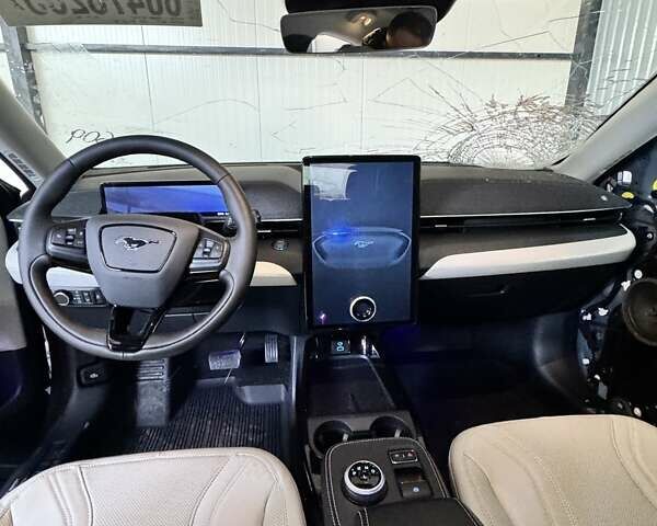 Серый Форд Mustang Mach-E, объемом двигателя 0 л и пробегом 8 тыс. км за 17000 $, фото 7 на Automoto.ua