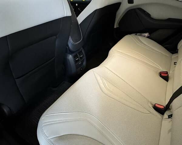 Серый Форд Mustang Mach-E, объемом двигателя 0 л и пробегом 8 тыс. км за 17000 $, фото 8 на Automoto.ua