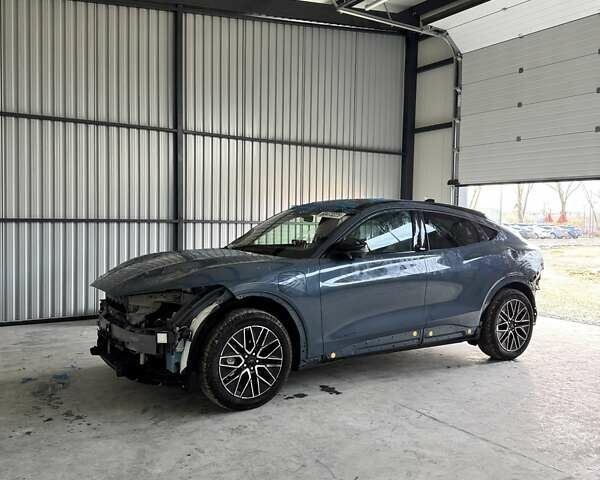 Серый Форд Mustang Mach-E, объемом двигателя 0 л и пробегом 8 тыс. км за 17000 $, фото 2 на Automoto.ua