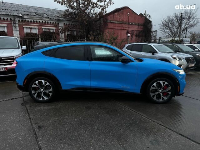 Синий Форд Mustang Mach-E, объемом двигателя 0 л и пробегом 15 тыс. км за 31890 $, фото 8 на Automoto.ua