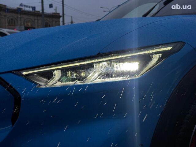 Синий Форд Mustang Mach-E, объемом двигателя 0 л и пробегом 15 тыс. км за 31890 $, фото 2 на Automoto.ua