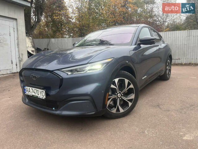 Синий Форд Mustang Mach-E, объемом двигателя 0 л и пробегом 50 тыс. км за 31500 $, фото 5 на Automoto.ua