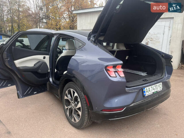 Синий Форд Mustang Mach-E, объемом двигателя 0 л и пробегом 50 тыс. км за 31500 $, фото 28 на Automoto.ua