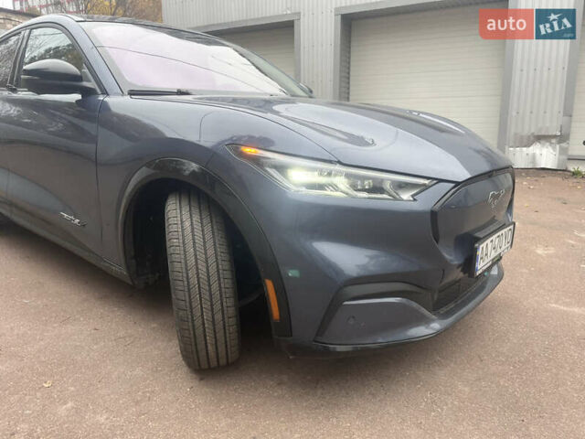 Синий Форд Mustang Mach-E, объемом двигателя 0 л и пробегом 50 тыс. км за 31500 $, фото 9 на Automoto.ua