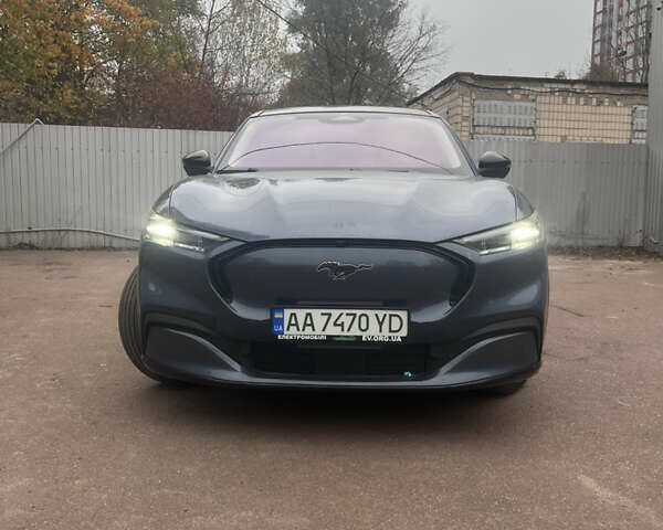 Синий Форд Mustang Mach-E, объемом двигателя 0 л и пробегом 50 тыс. км за 31500 $, фото 1 на Automoto.ua