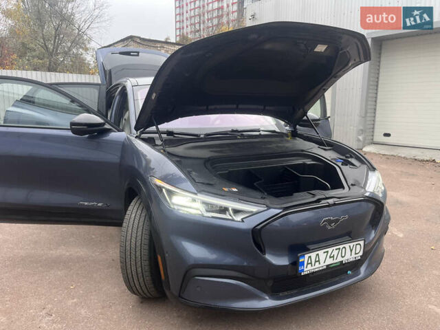 Синий Форд Mustang Mach-E, объемом двигателя 0 л и пробегом 50 тыс. км за 31500 $, фото 21 на Automoto.ua