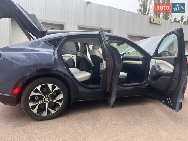 Синий Форд Mustang Mach-E, объемом двигателя 0 л и пробегом 50 тыс. км за 31500 $, фото 24 на Automoto.ua