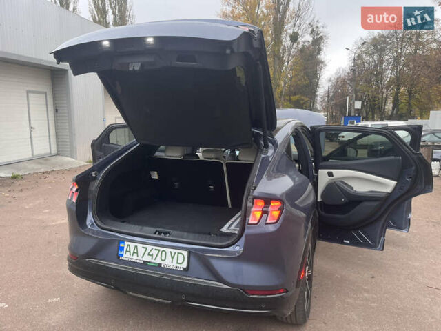 Синий Форд Mustang Mach-E, объемом двигателя 0 л и пробегом 50 тыс. км за 31500 $, фото 26 на Automoto.ua