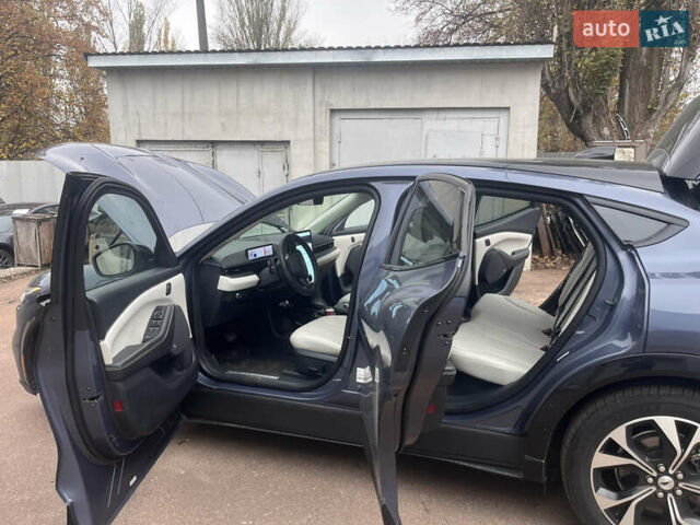 Синий Форд Mustang Mach-E, объемом двигателя 0 л и пробегом 50 тыс. км за 31500 $, фото 30 на Automoto.ua