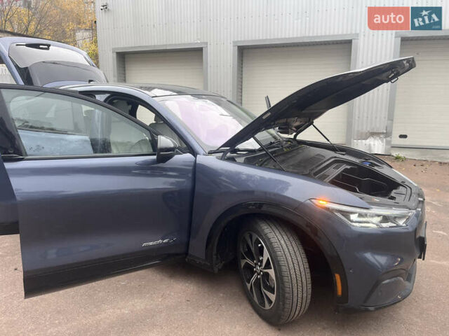 Синий Форд Mustang Mach-E, объемом двигателя 0 л и пробегом 50 тыс. км за 31500 $, фото 22 на Automoto.ua